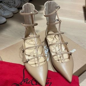 BNIB Christian Louboutin size 40 Toerless Muse Flats